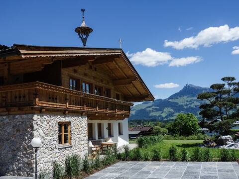 Luxury chalet with wellness near the ski lift