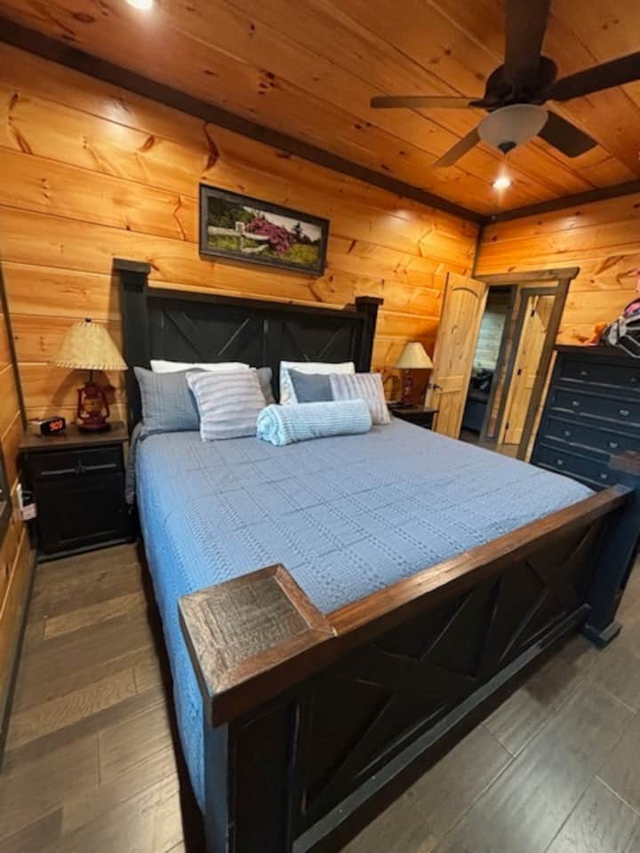 V blízkosti podkrovia herne s pohovkou na spanie