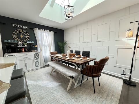 Outdoor Oasis • Fire Pit • EV Charger • Near Town