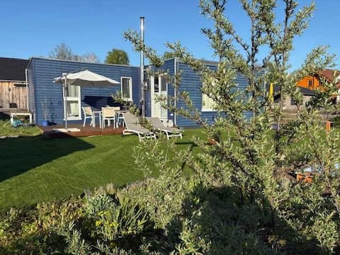 Tiny house with sauna by the lake