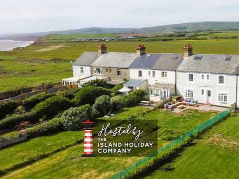 Coastguard Cottage-Clifftop Location and views