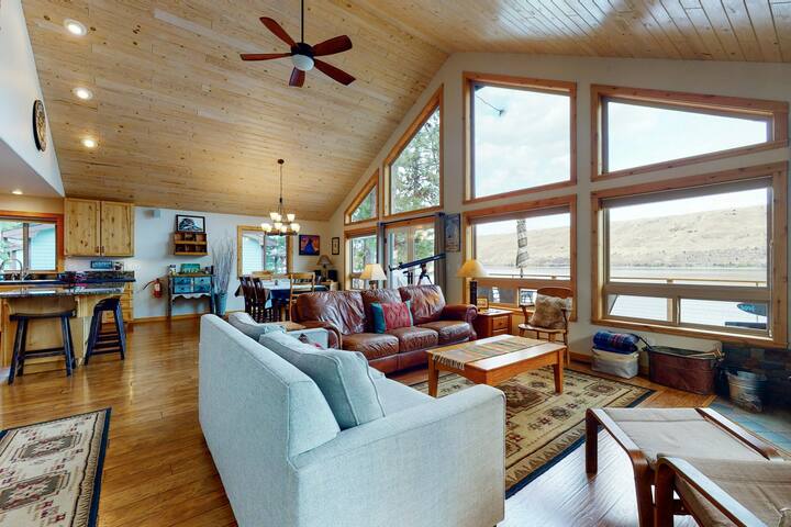 Wonderful 3BR Lakefront Wallowa Lake | Dock