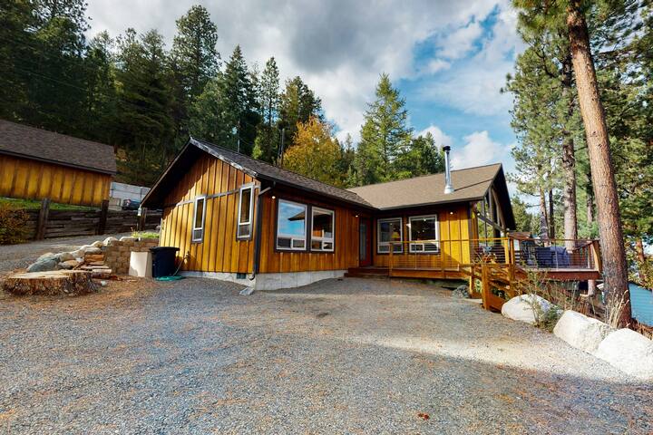 Wonderful 3BR Lakefront Wallowa Lake | Dock