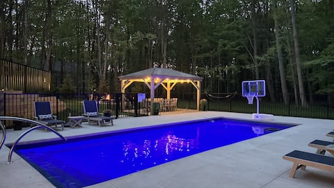 Luxury Escape • Hot Tub, Game Room, Heated Pool
