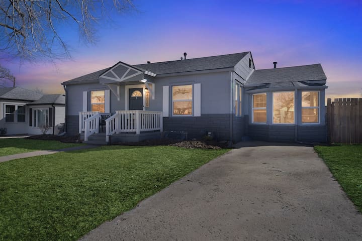 Hot Tub House with Theater, Firepit, Big Backyard gallery image 2