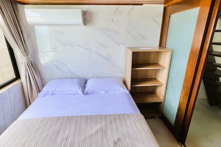 Habitación con 1 cama doble