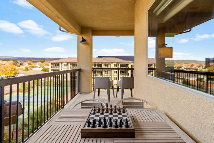 The Views: Corner Condo, Heated Pool, Hot Tub! - Utah