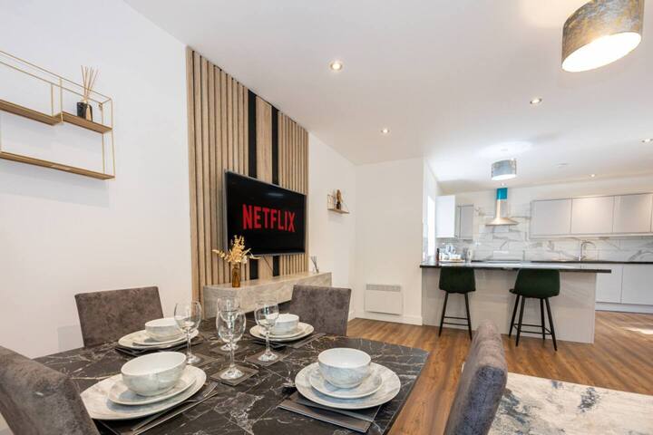 Luxury 2BR Apartment In Chorlton, Free Parking gallery image 5