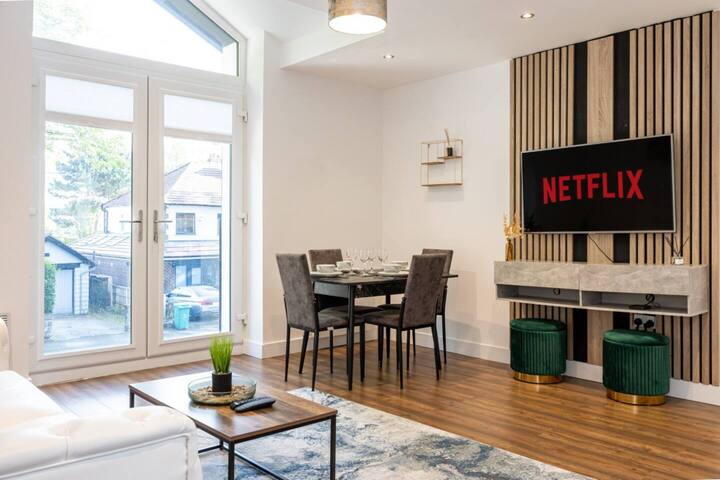 Luxury 2BR Apartment In Chorlton, Free Parking gallery image 3