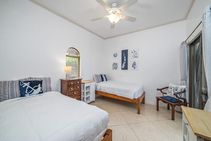 غرفة نوم الضيف