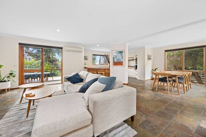 Roadknight Ocean Road View 236 gallery image 4