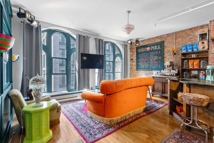 Friends-Themed Loft | Old Montréal