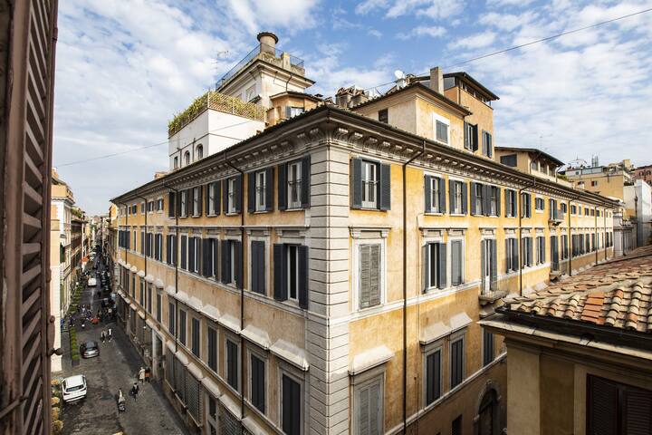 ROMAC Leone IV Luxury 4 bdr near the Spanish Steps gallery image 4