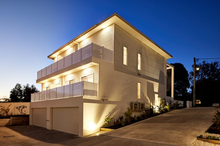 Su-Jo - Villa 1 - Contemporary coastal charm