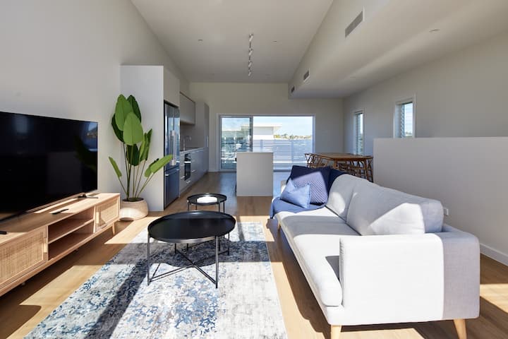 Su-Jo - Villa 1 - Contemporary coastal charm