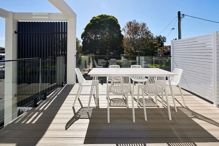 Su-Jo - Villa 1 - Contemporary coastal charm