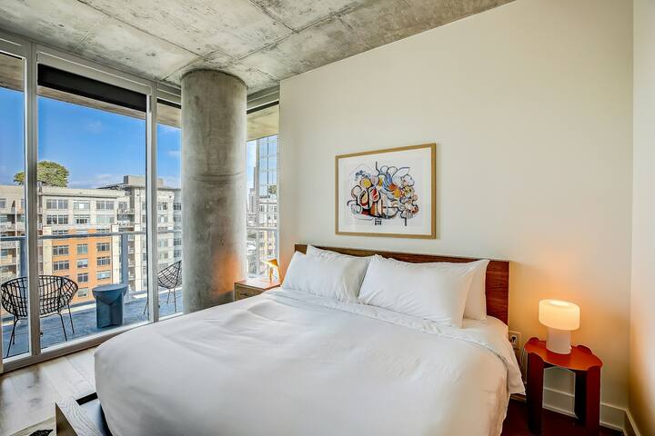 Hip 2BR Lakeview Natiivo Austin 13th-Floor gallery image 4