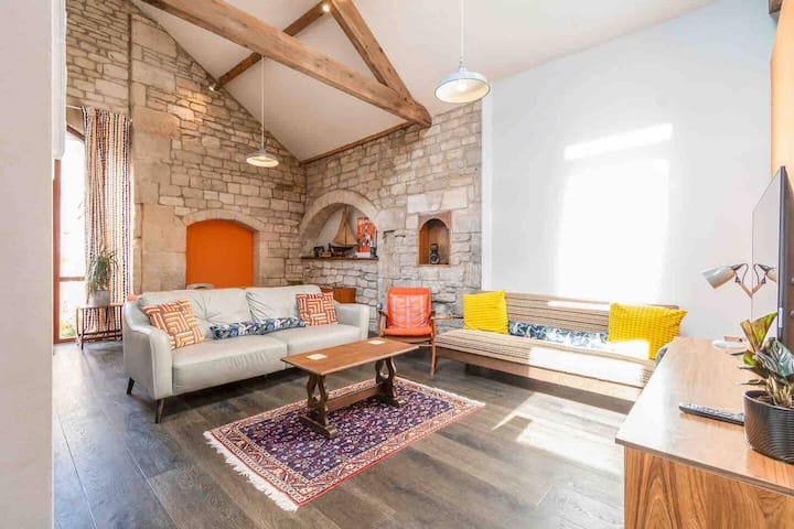 18th Century, Modern Conversion, Private Parking. - Bradford-on-Avon