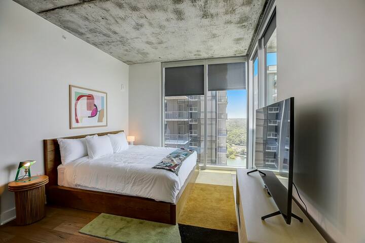 Stylish 2BR Lakefront Natiivo Austin 29th-Floor gallery image 4