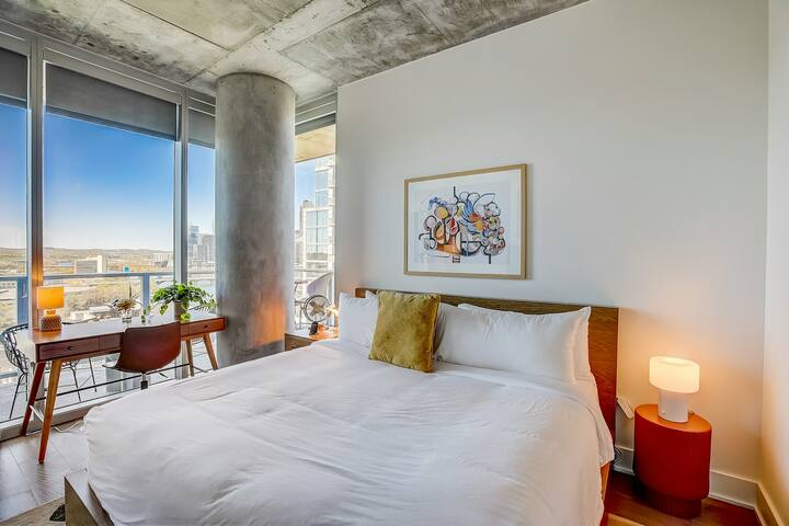 Downtown 2BR Waterview Natiivo Austin 19th-Floor gallery image 4