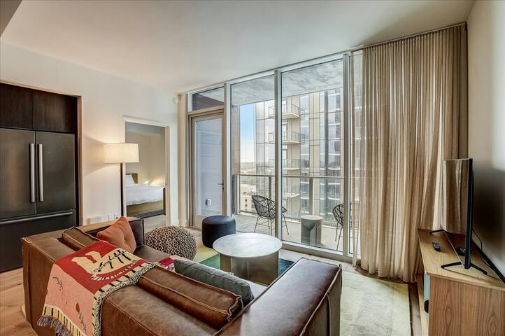 City 2BR Natiivo Austin 20th-Floor | Balcony