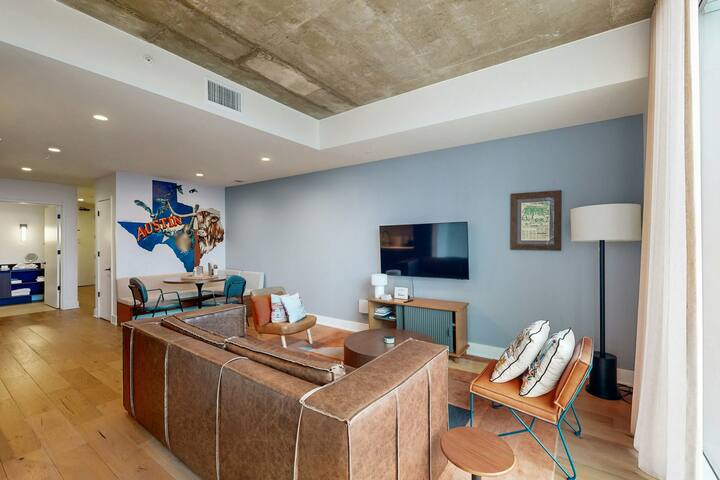 2BR Riverfront Natiivo Austin 15th-Floor gallery image 4