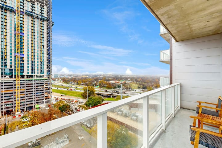 2BR Riverfront Natiivo Austin 15th-Floor