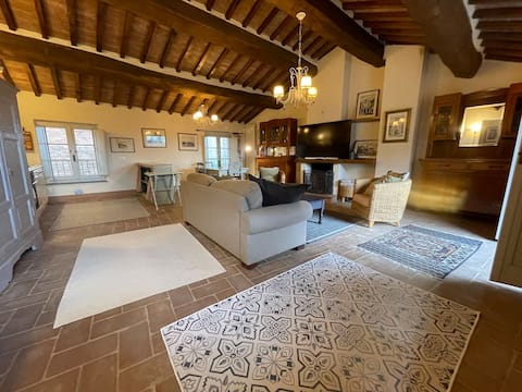 Annuncio Airbnb popolare: 2 King Bed-2 Full Bath in Umbria/Tuscany Cold A/C a Città Della Pieve