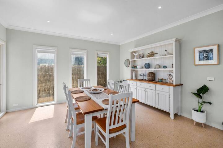 Minifie Beach House 13 gallery image 5