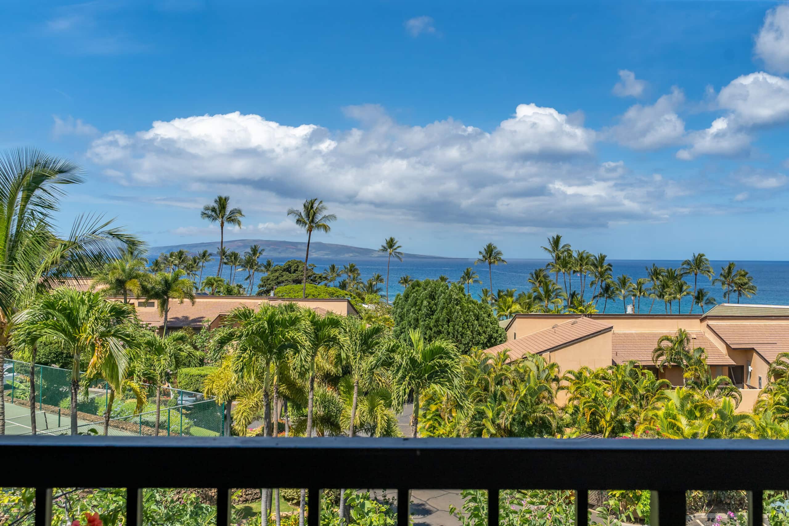 Condo in Kihei · ★4.9 · 2 bedrooms · 2 beds · 2.5 baths - Image 25
