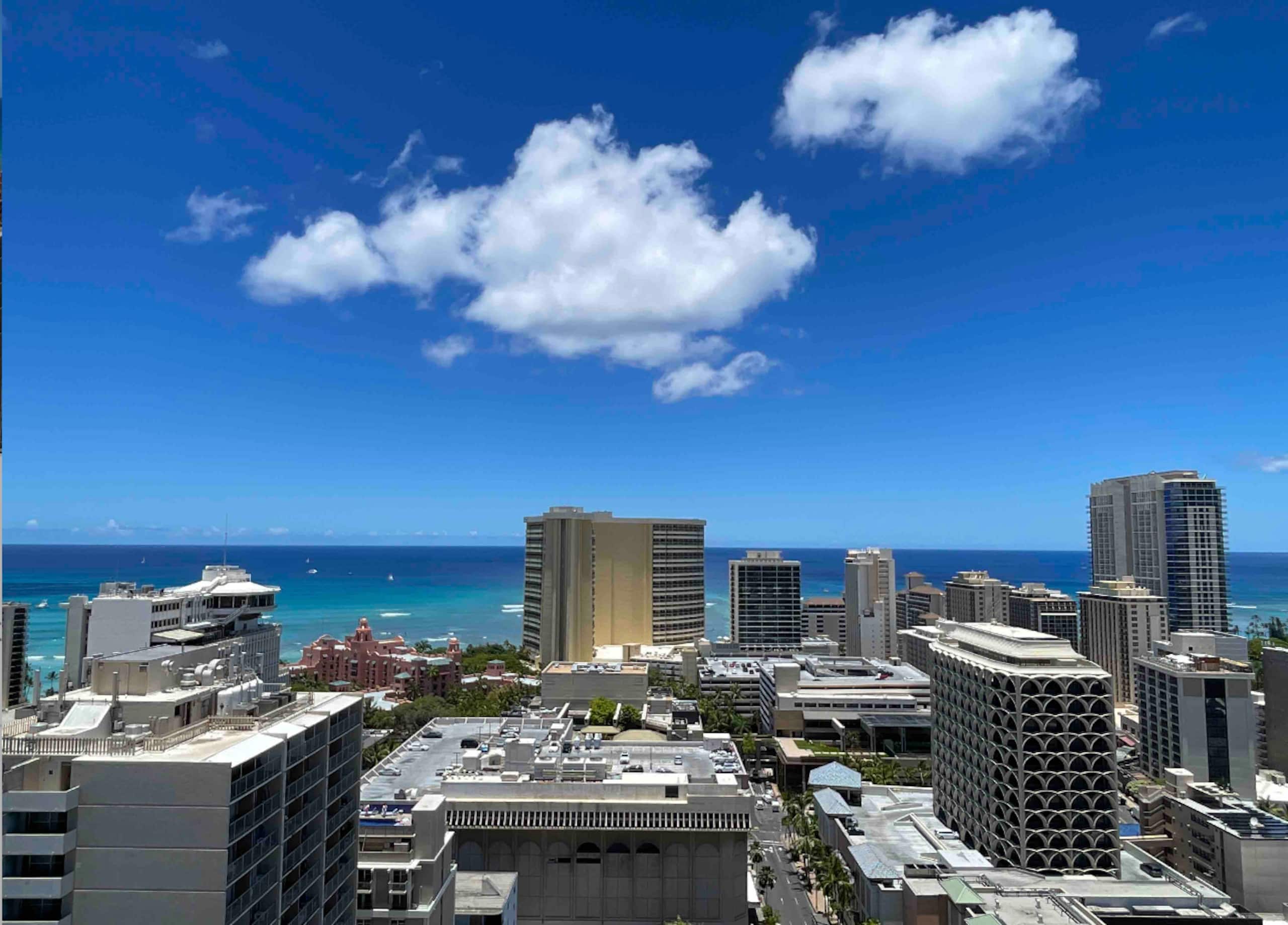 Condo in Honolulu · ★4.5 · 1 bedroom · 2 beds · 1 private bath - Image 1