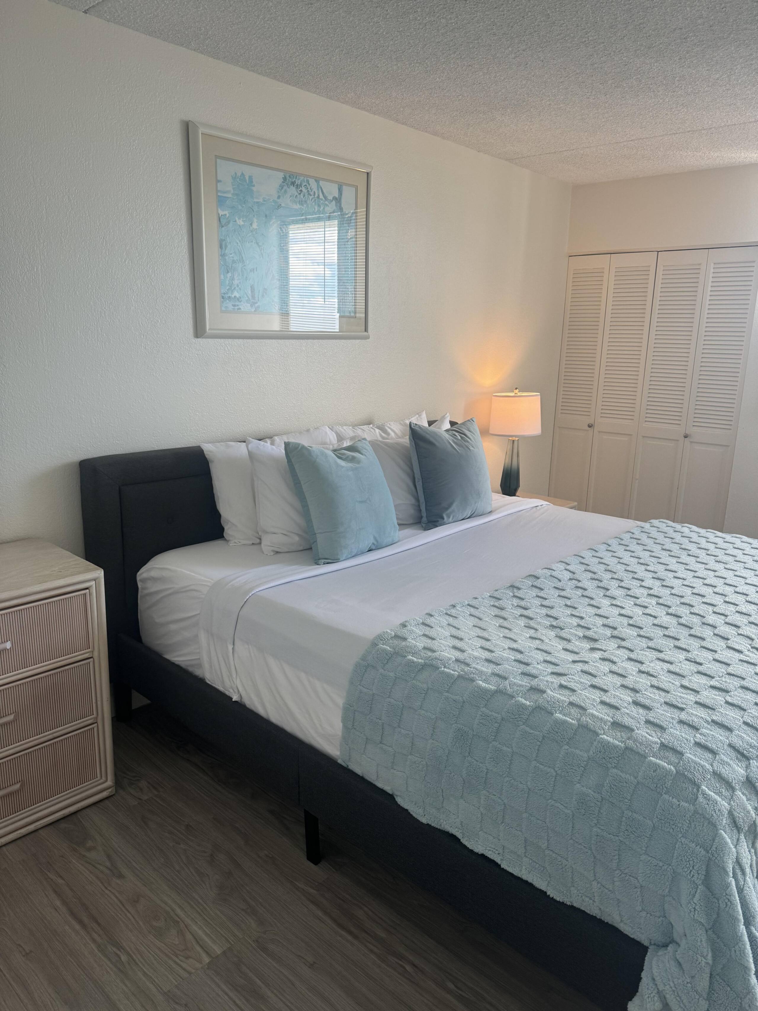 Condo in Honolulu · ★4.5 · 1 bedroom · 2 beds · 1 private bath - Image 8