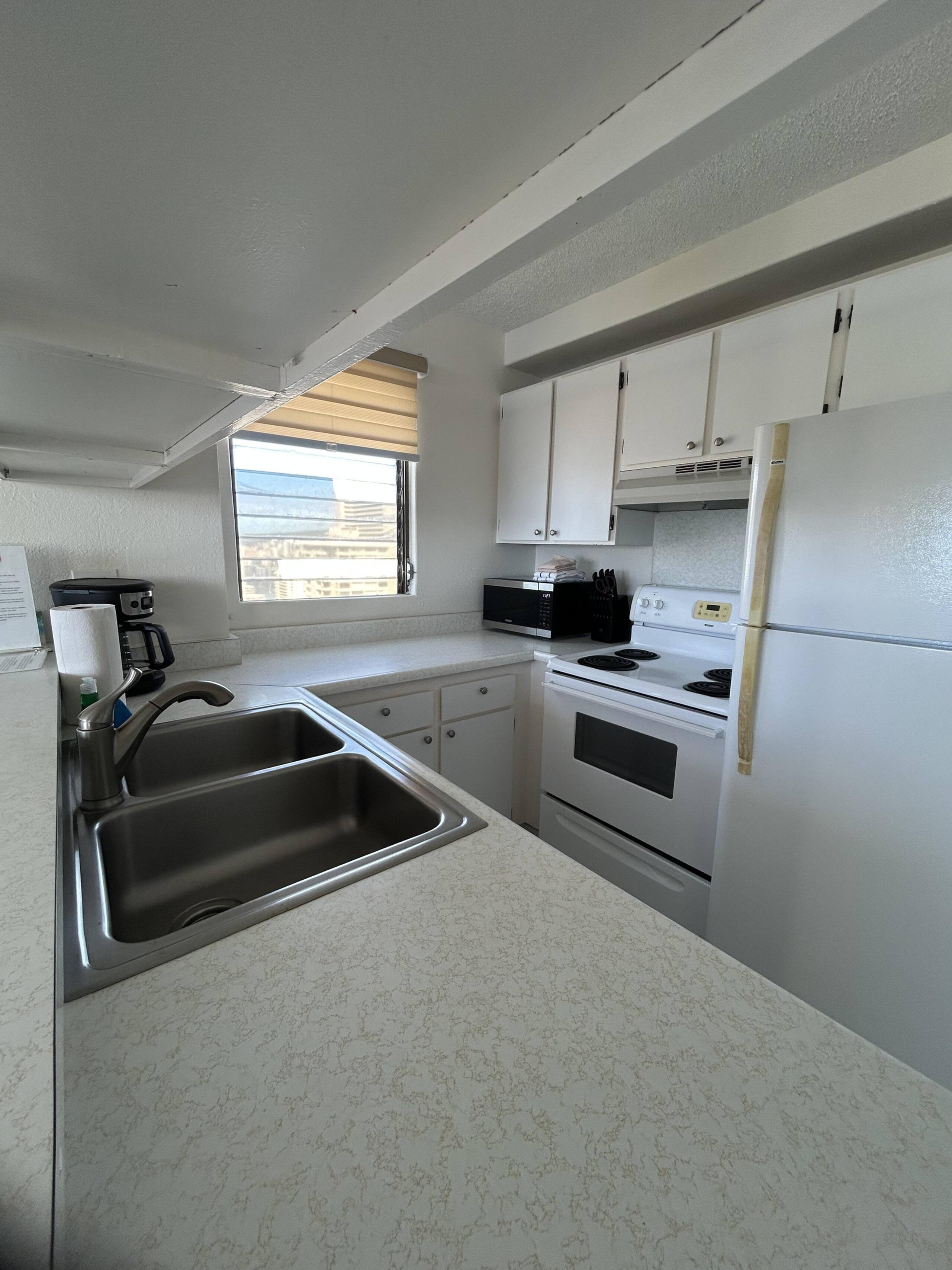 Condo in Honolulu · ★4.5 · 1 bedroom · 2 beds · 1 private bath - Image 6