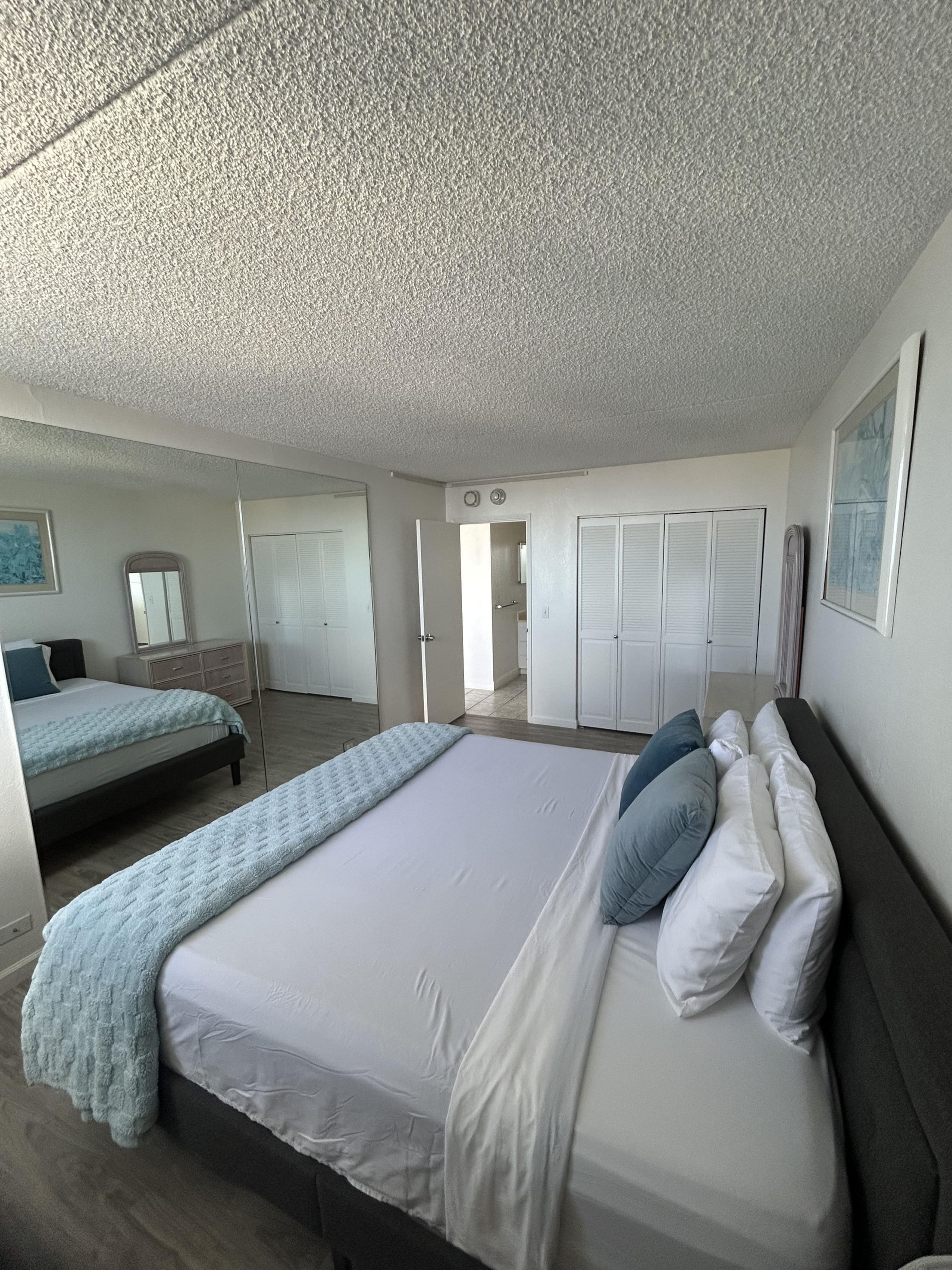 Condo in Honolulu · ★4.5 · 1 bedroom · 2 beds · 1 private bath - Image 9
