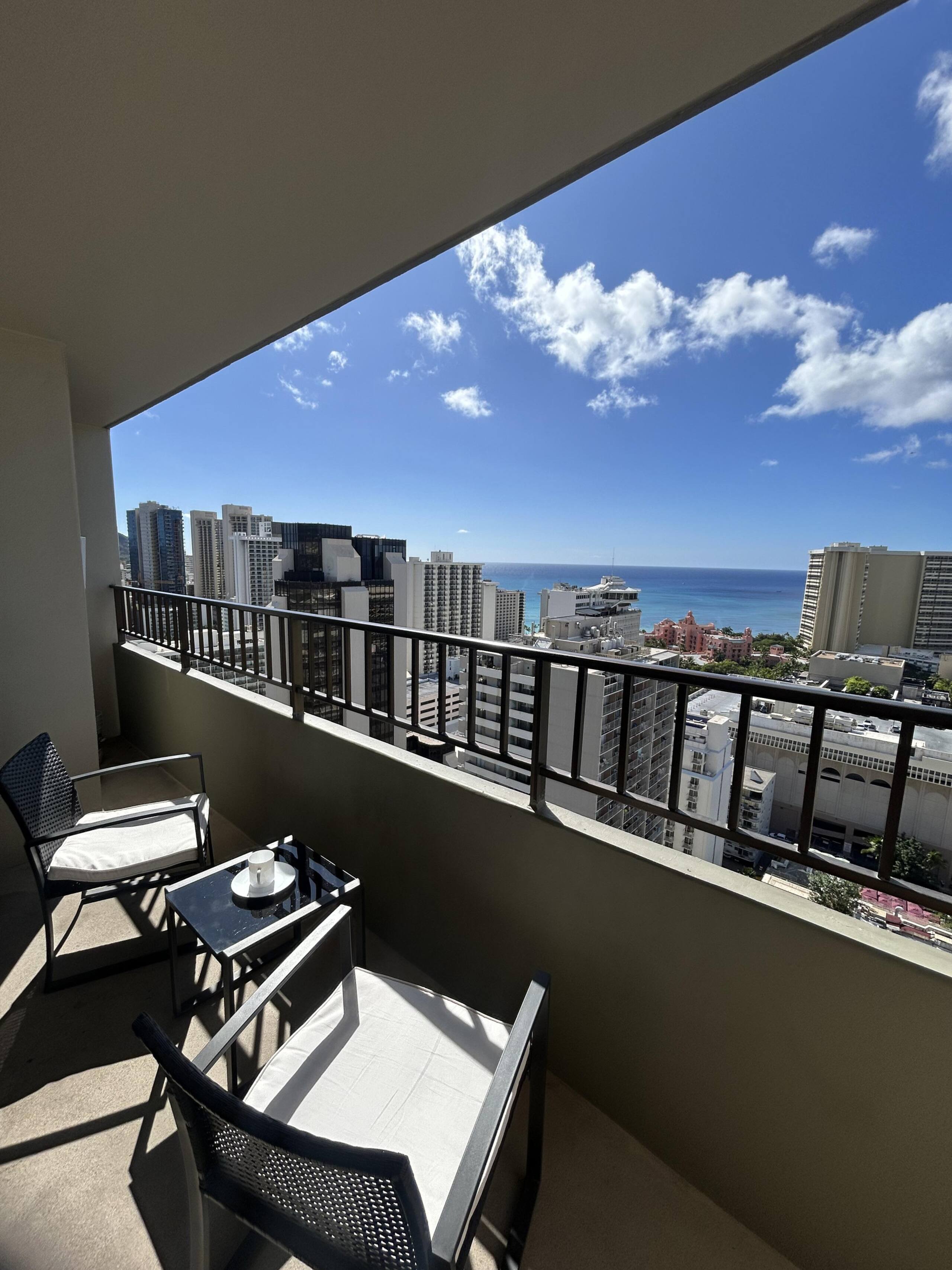 Condo in Honolulu · ★4.5 · 1 bedroom · 2 beds · 1 private bath - Image 2