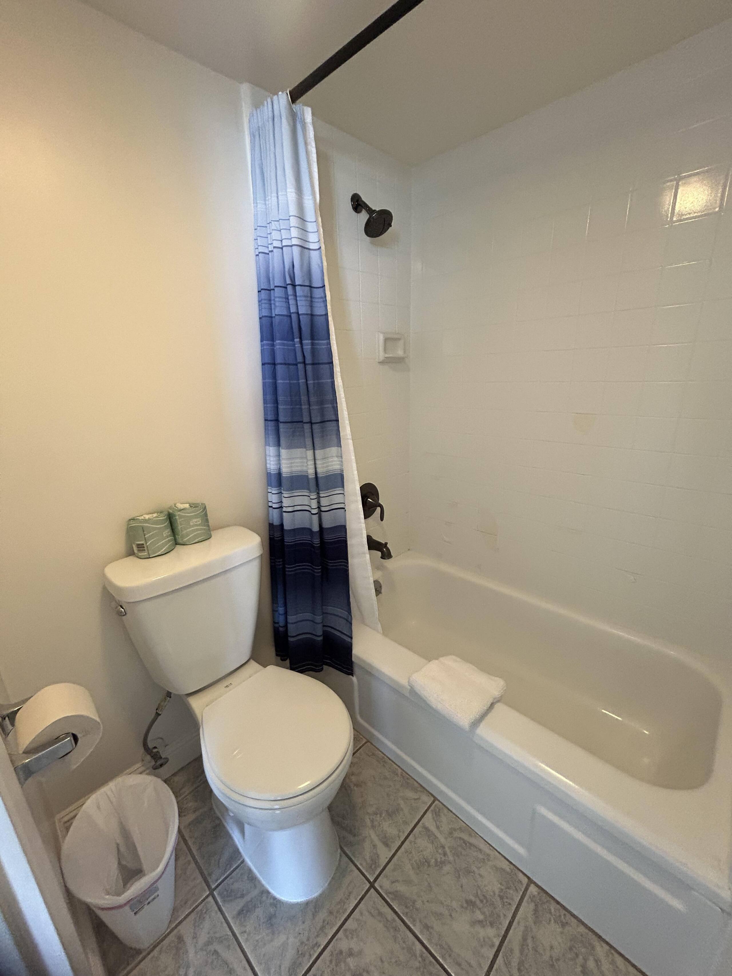 Condo in Honolulu · ★4.5 · 1 bedroom · 2 beds · 1 private bath - Image 23
