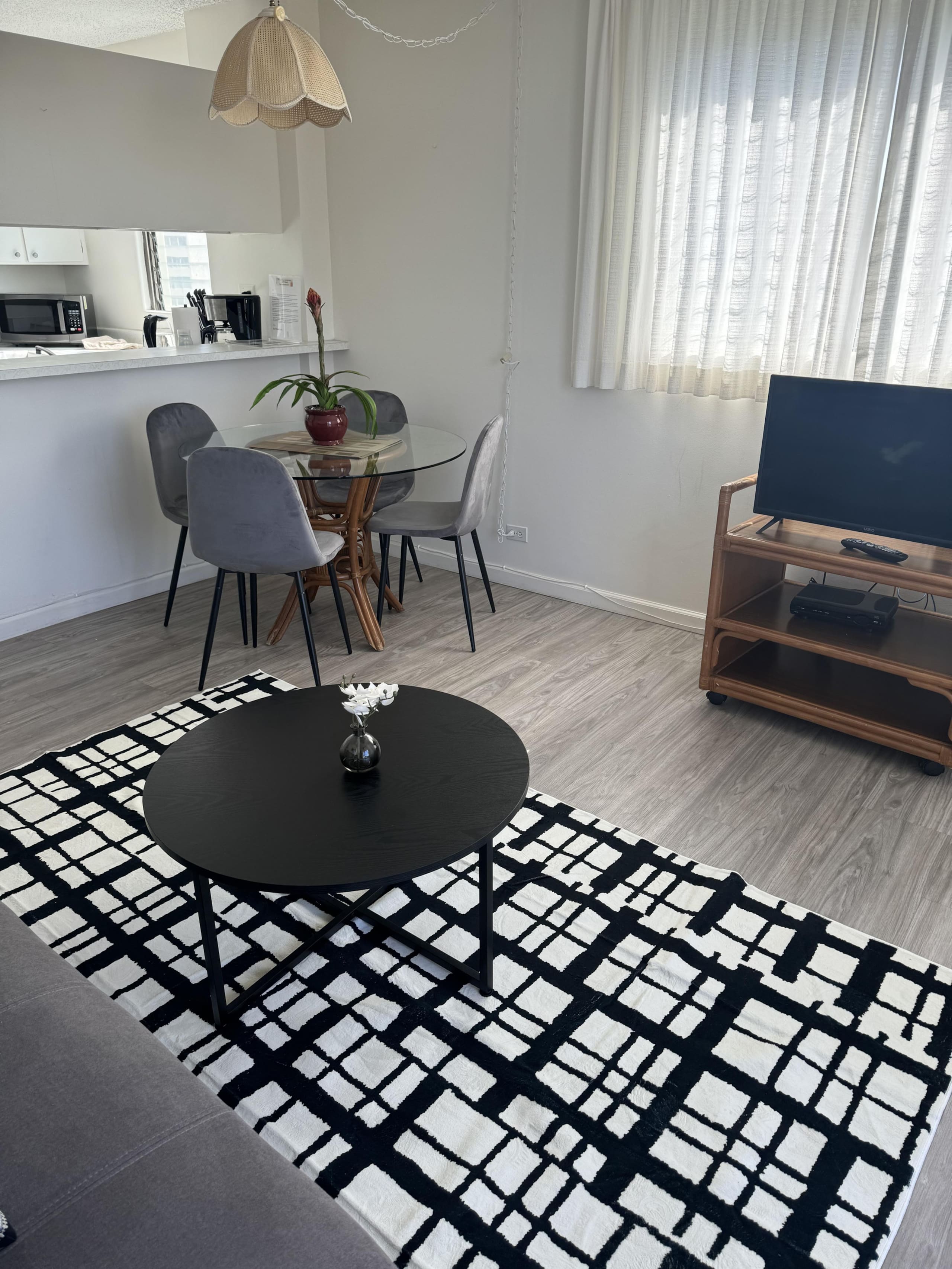 Condo in Honolulu · ★4.33 · 1 bedroom · 2 beds · 1 private bath - Image 1