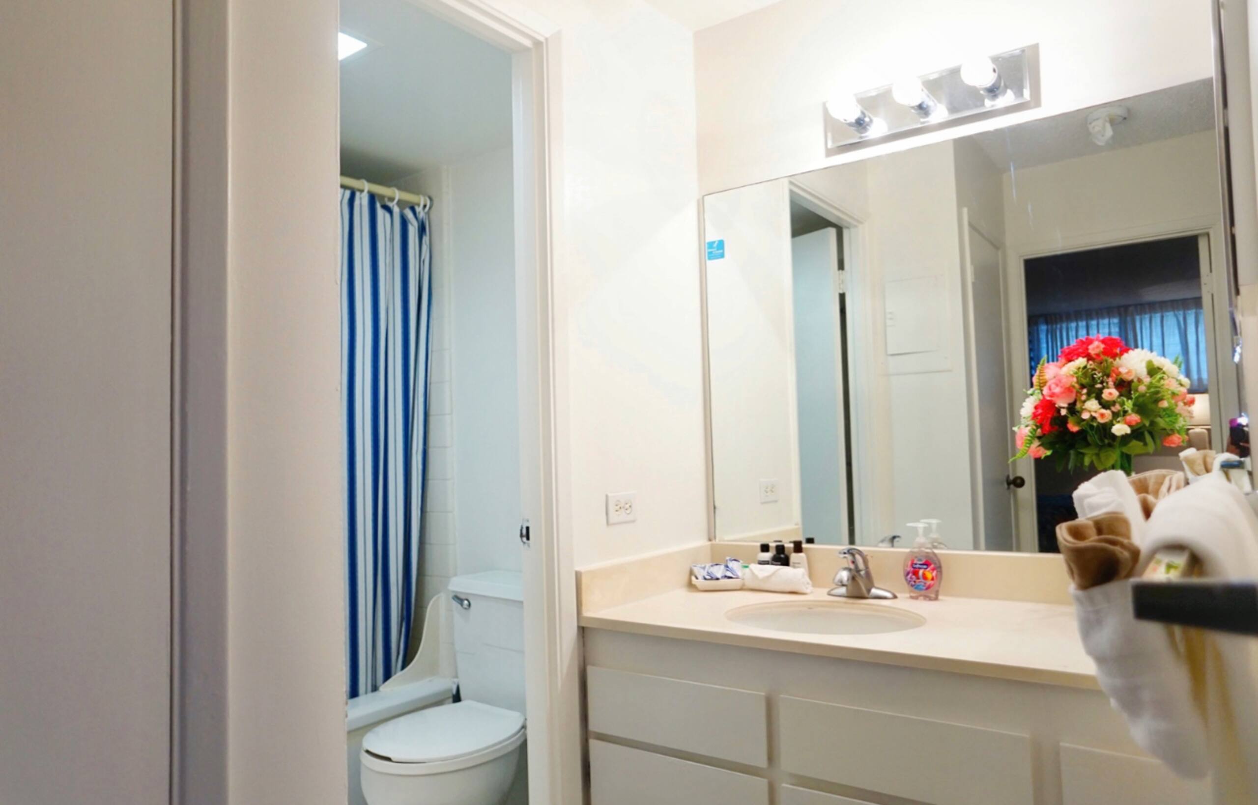 Condo in Honolulu · ★4.33 · 1 bedroom · 2 beds · 1 private bath - Image 11