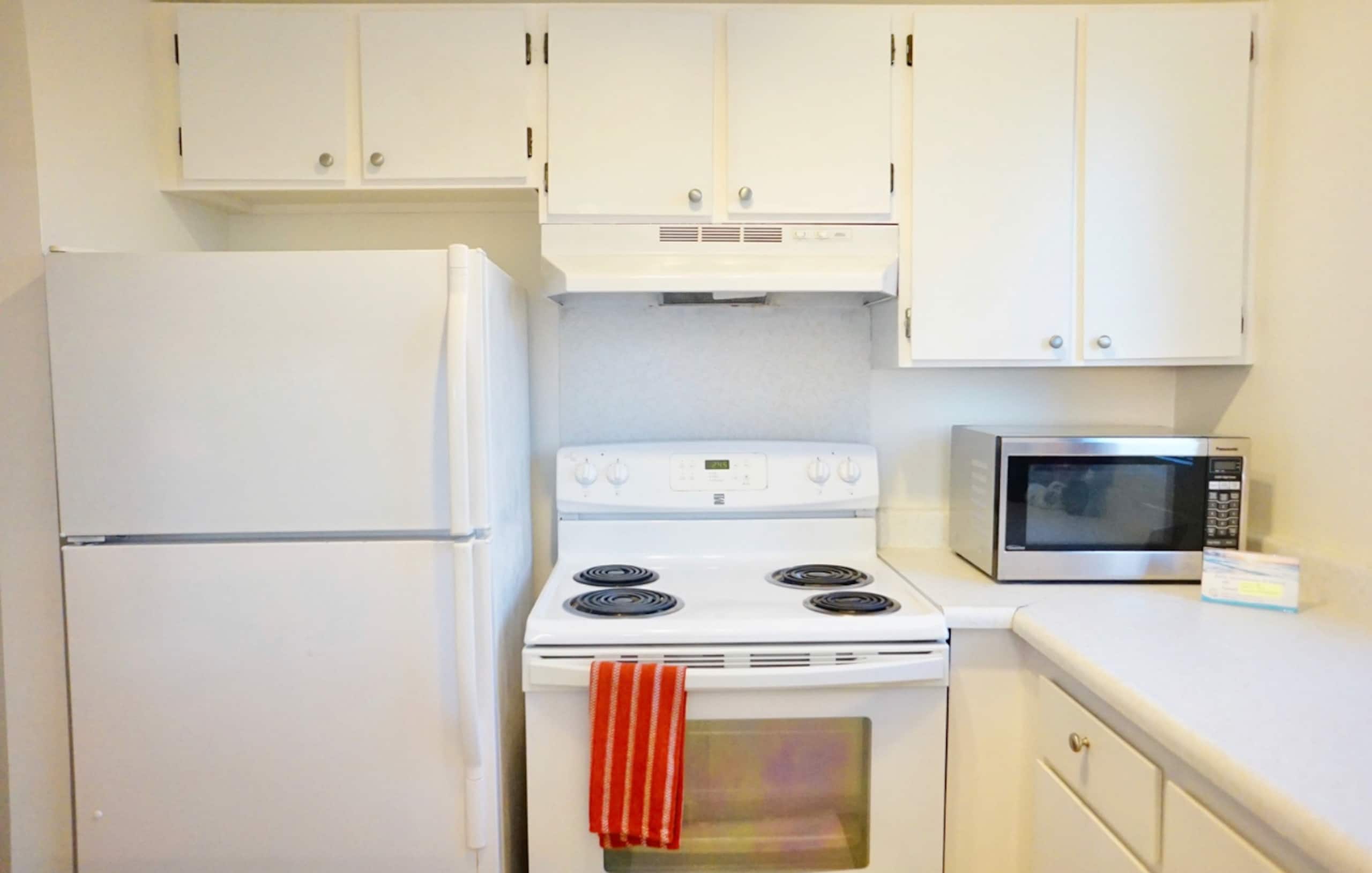 Condo in Honolulu · ★4.33 · 1 bedroom · 2 beds · 1 private bath - Image 7