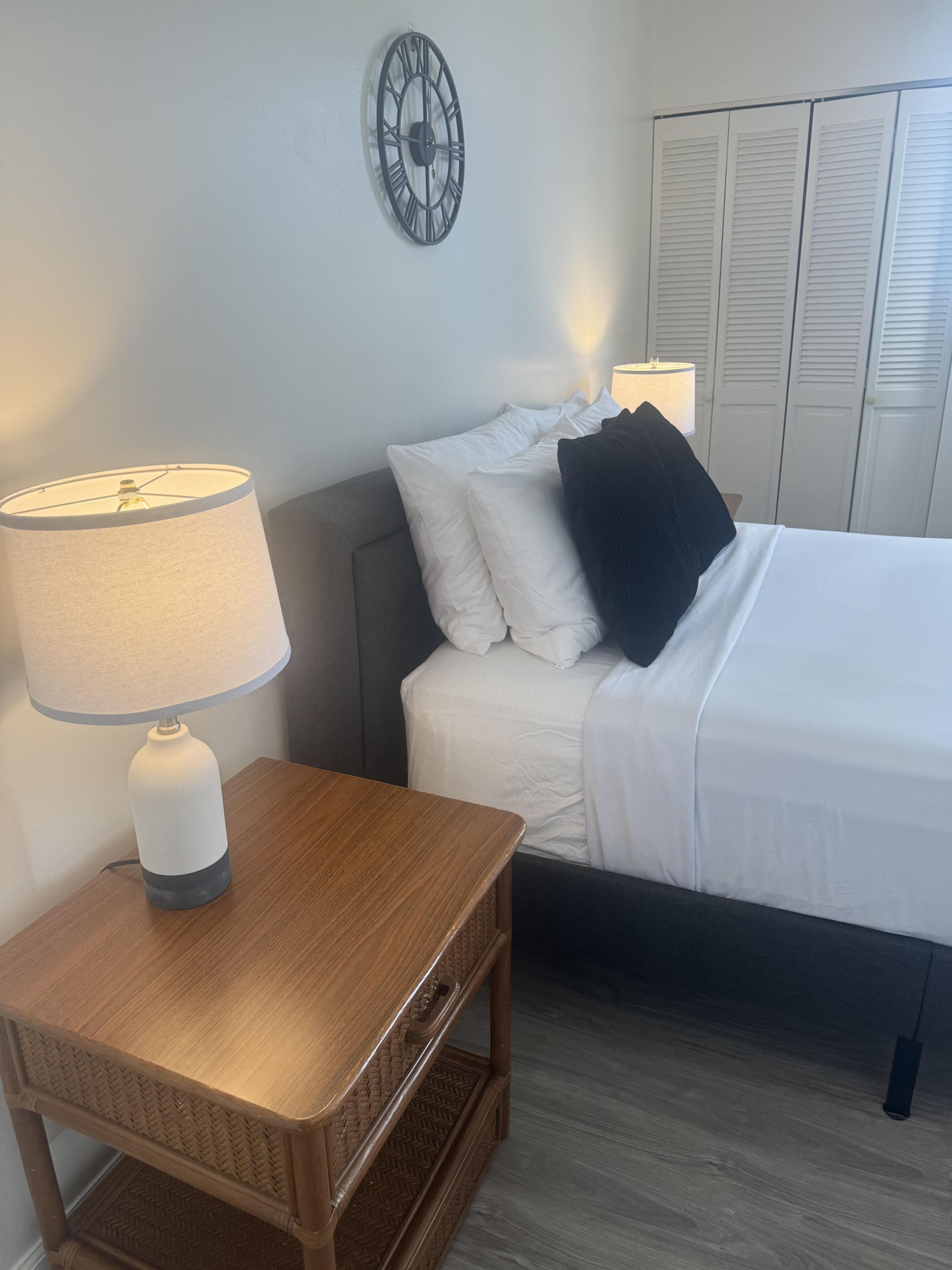 Condo in Honolulu · ★4.46 · 1 bedroom · 2 beds · 1 private bath - Image 7