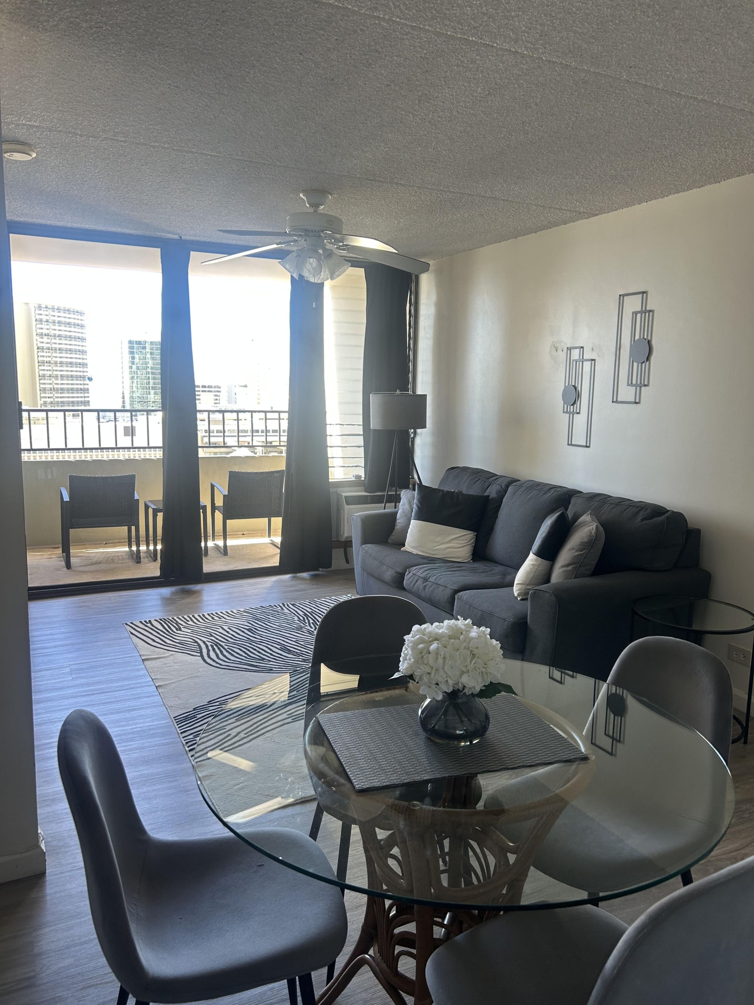 Condo in Honolulu · ★4.46 · 1 bedroom · 2 beds · 1 private bath - Image 26