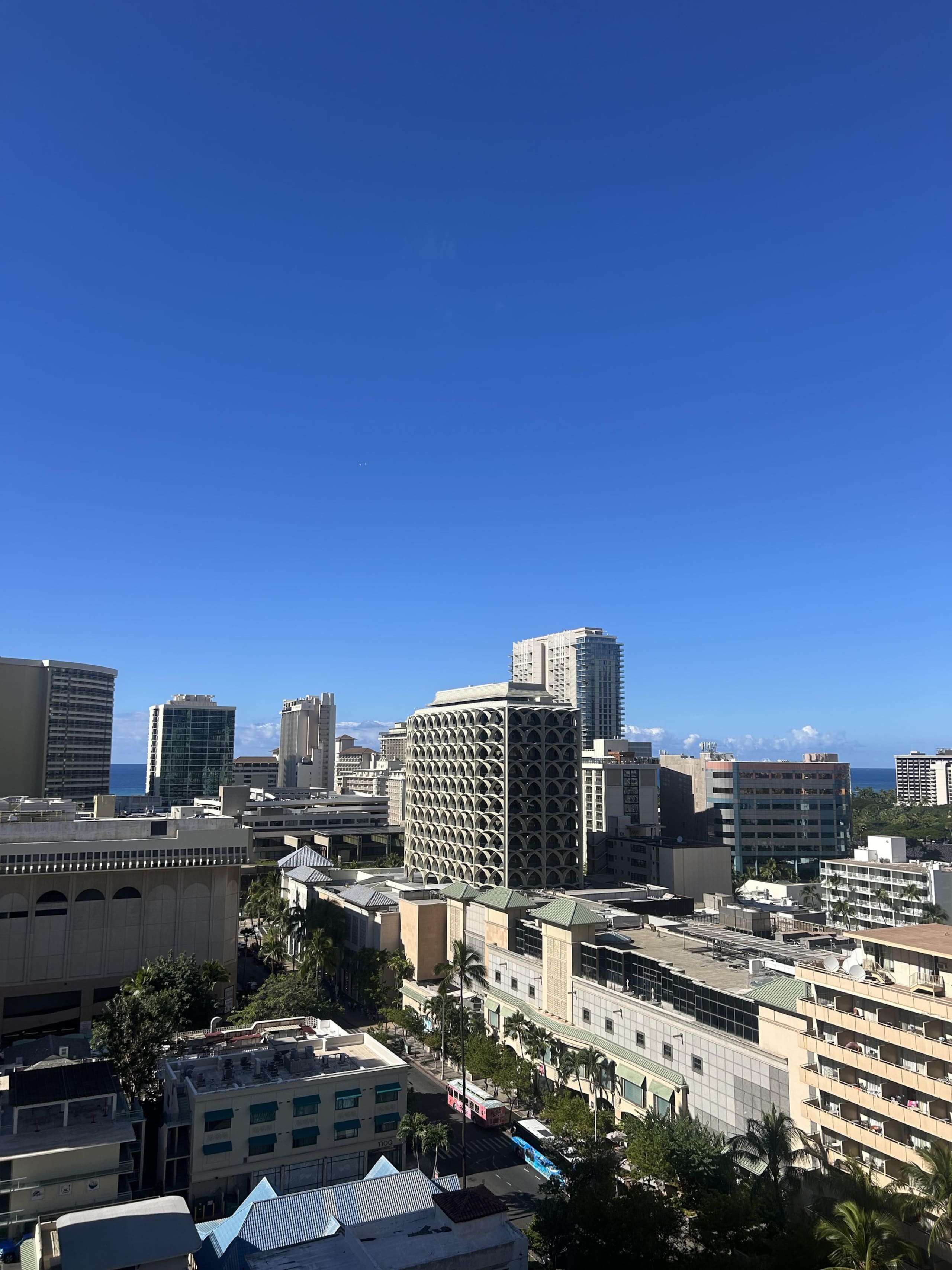 Condo in Honolulu · ★4.46 · 1 bedroom · 2 beds · 1 private bath - Image 27