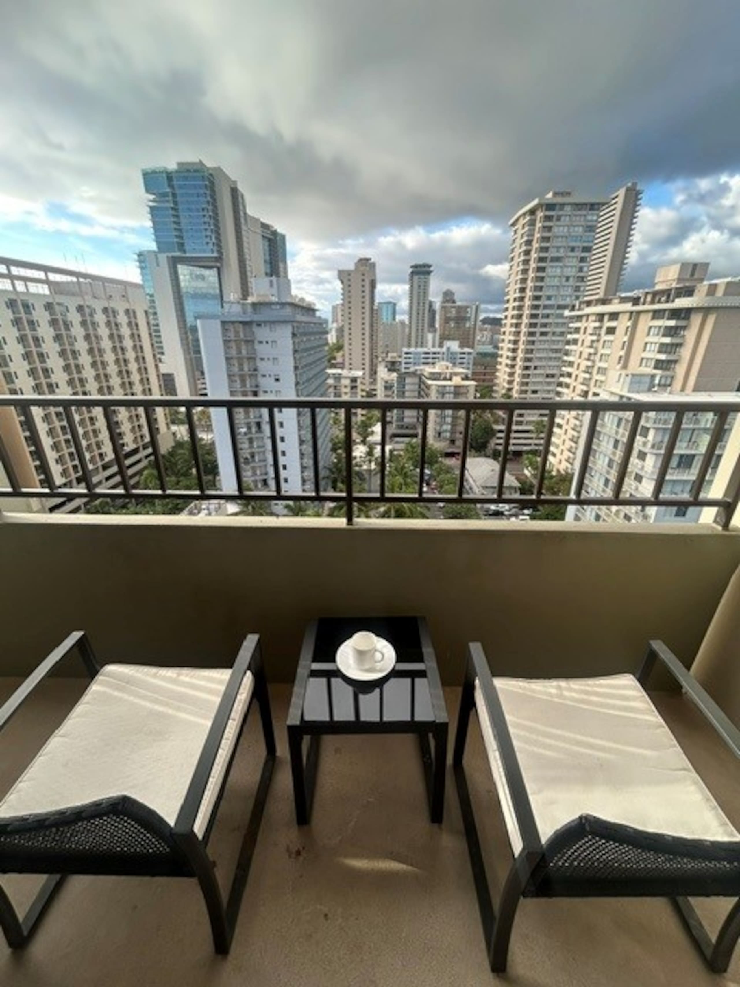 Condo in Honolulu · ★4.64 · 1 bedroom · 2 beds · 1 private bath - Image 19