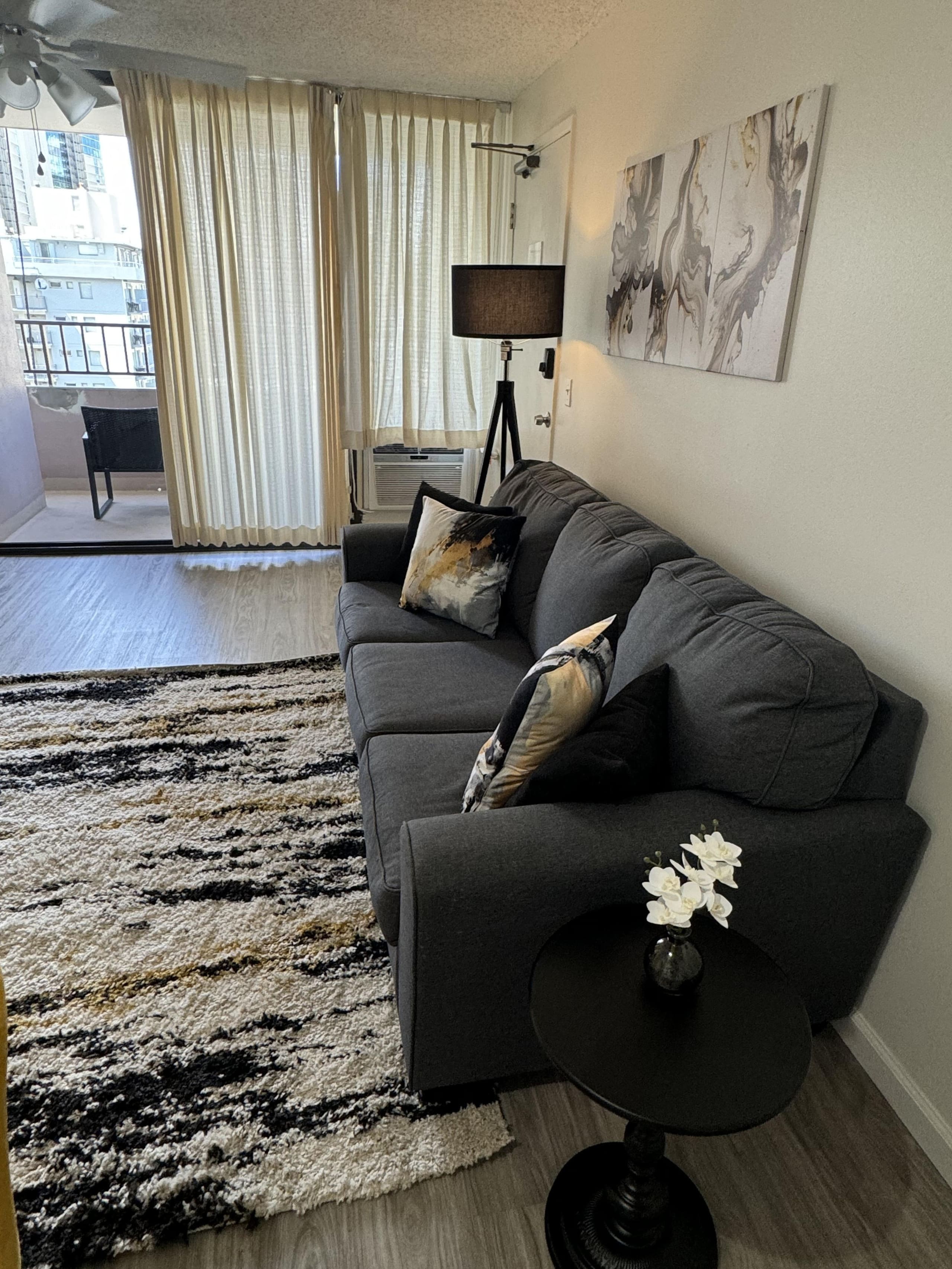 Condo in Honolulu · ★4.64 · 1 bedroom · 2 beds · 1 private bath - Image 3