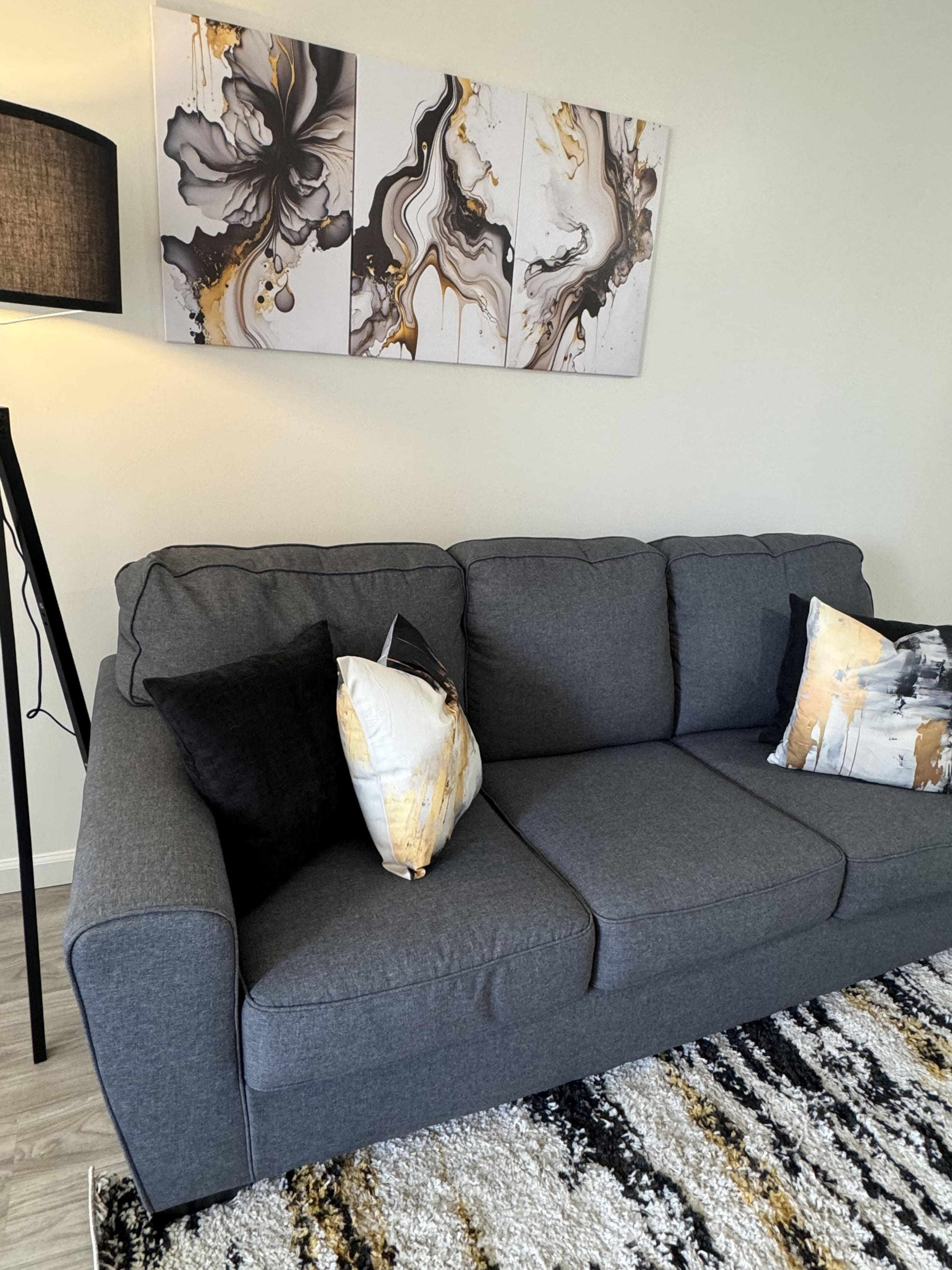 Condo in Honolulu · ★4.64 · 1 bedroom · 2 beds · 1 private bath - Image 2