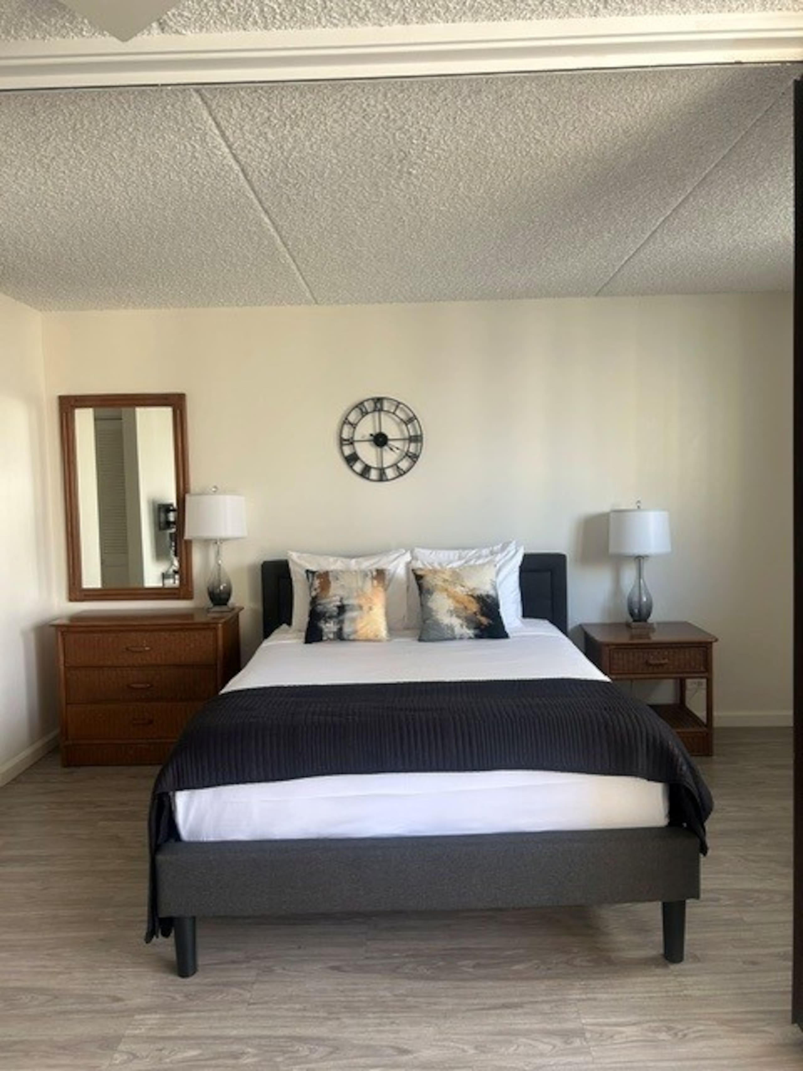 Condo in Honolulu · ★4.64 · 1 bedroom · 2 beds · 1 private bath - Image 21