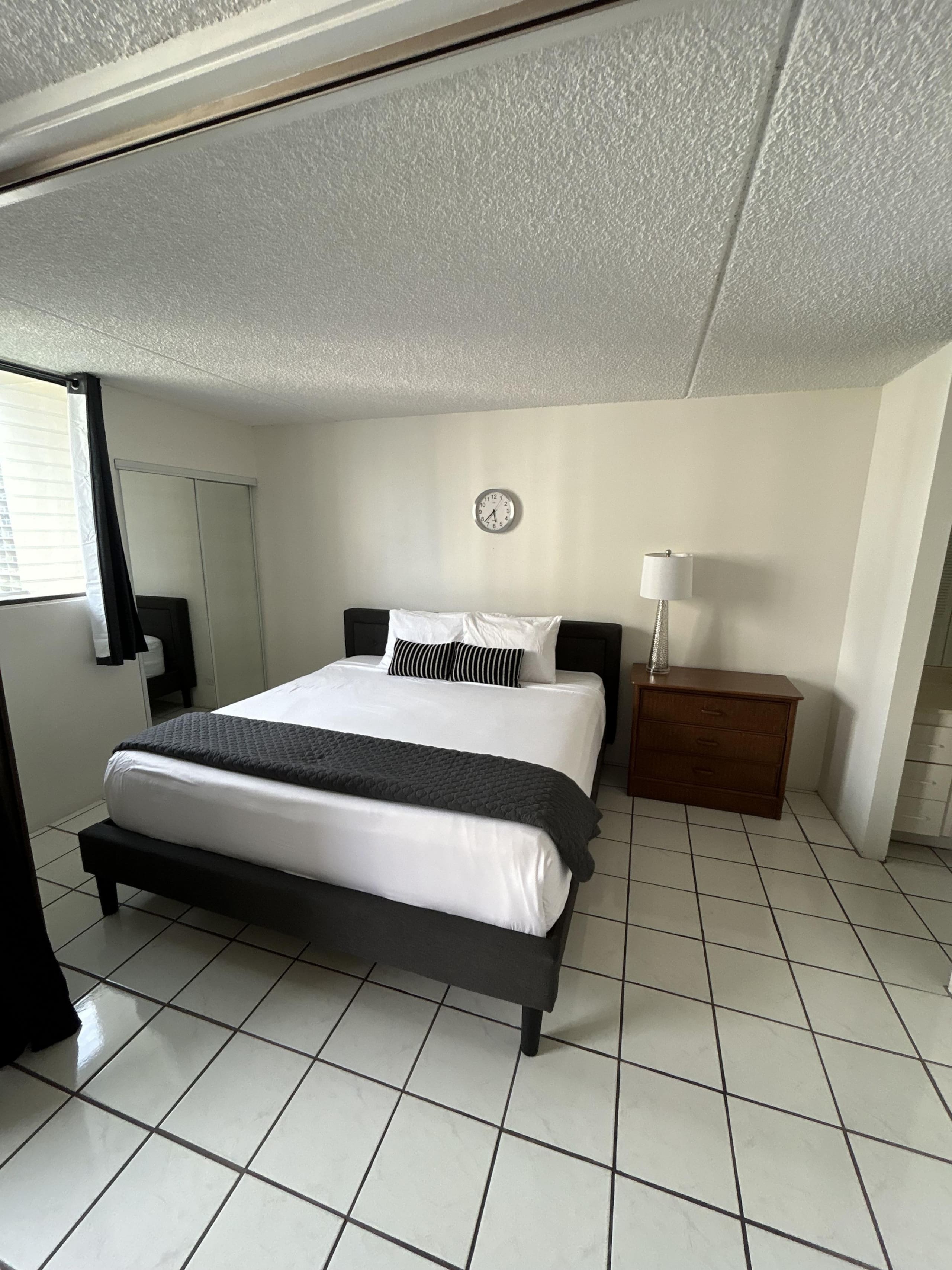 Condo in Honolulu · ★4.55 · 1 bedroom · 2 beds · 1 private bath - Image 23