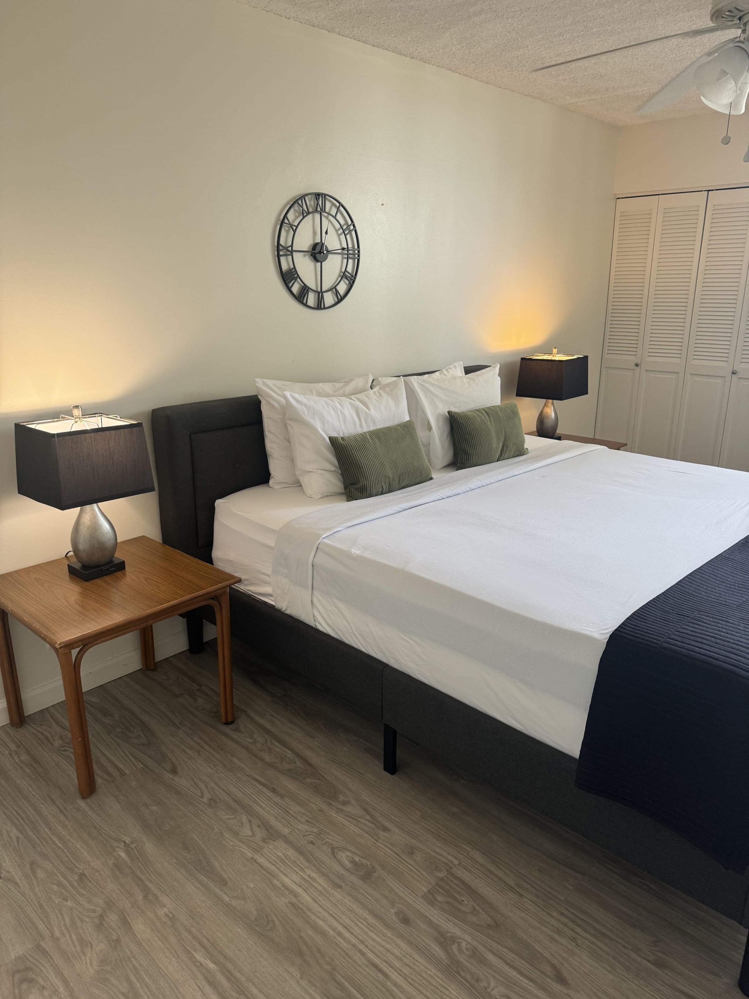 Condo in Honolulu · ★4.53 · 1 bedroom · 2 beds · 1 private bath - Image 8