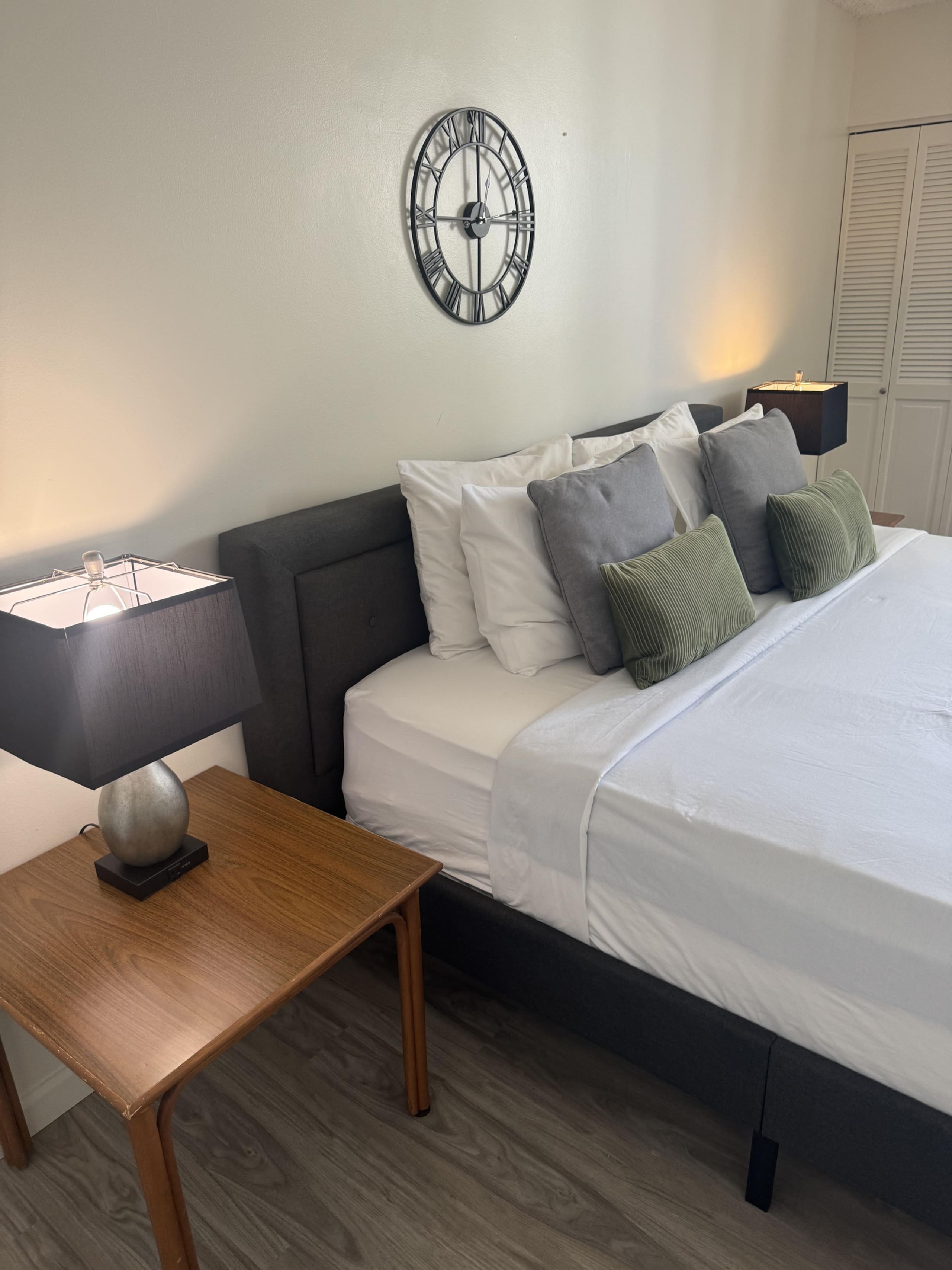 Condo in Honolulu · ★4.53 · 1 bedroom · 2 beds · 1 private bath - Image 11
