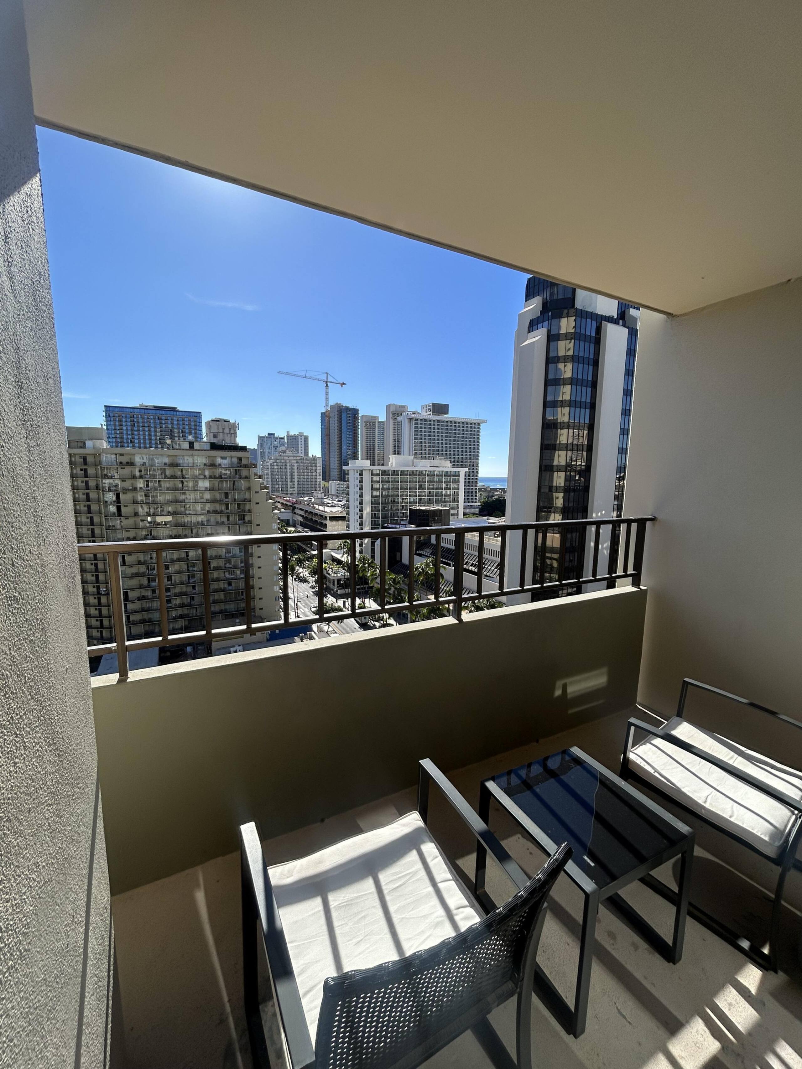 Condo in Honolulu · ★4.61 · 1 bedroom · 2 beds · 1 private bath - Image 21